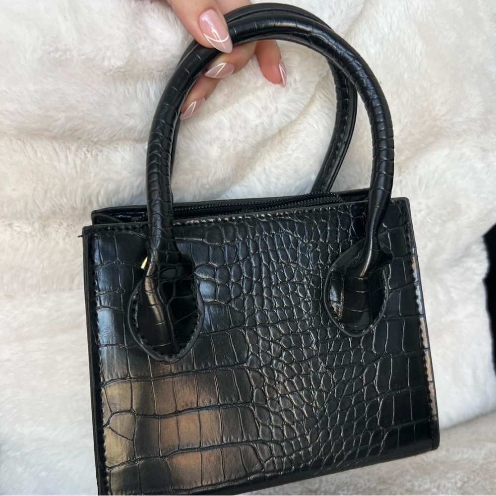 Elegant Black Crocodile-Embossed Handbag